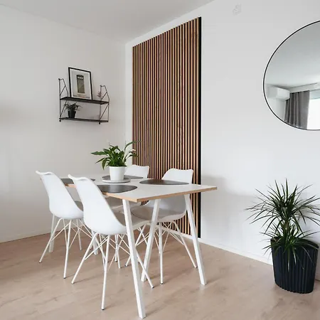 Upea Kaksio Keskustan Tuntumassa, Ilmainen Pysaekoeinti Appartement